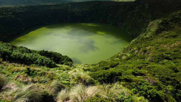 Viaggio a Flores e Corvo isole Azzorre laguna verde