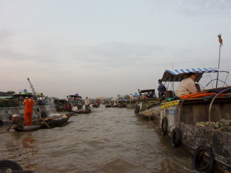 Vietnam mercato galleggiante